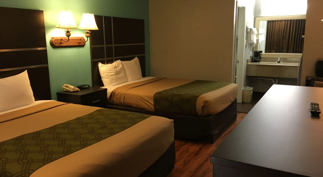 Четырёхместный номер Standard Rodeway Inn Vicksburg