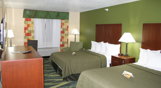 Четырёхместный номер Standard Quality Inn & Suites South Bend Airport