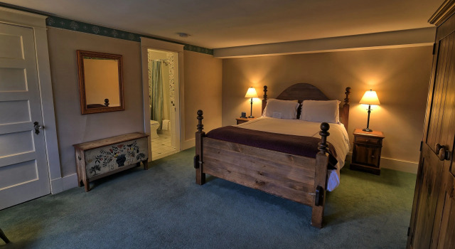Четырёхместный номер Standard с красивым видом из окна Eagle Mountain House and Golf Club