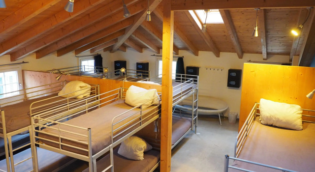 Кровать в общем номере VIVA Hostel