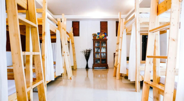 Кровать в общем номере Moradok Thai Guesthouse
