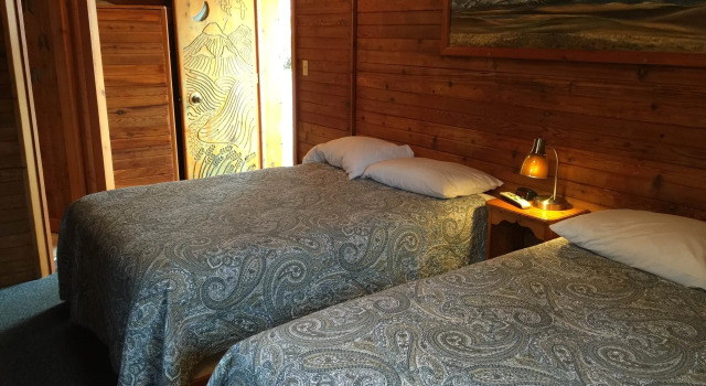 Четырёхместный номер Standard Whistling Swan Motel
