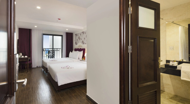 Семейный номер Executive с балконом и с видом на город Bonjour Nha Trang Hotel