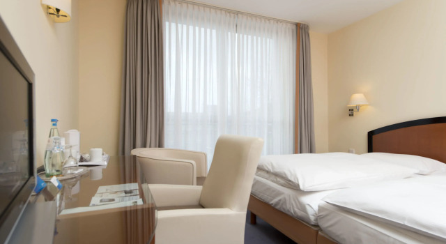 Семейный люкс с 2 комнатами с видом на сад City Hotel Dresden Radebeul