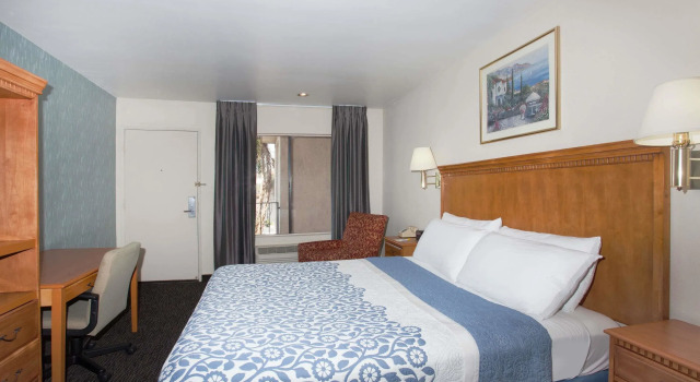 Двухместный номер Standard Days Inn by Wyndham Anaheim Near the Park