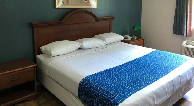 Двухместный номер Standard Rodeway Inn & Suites