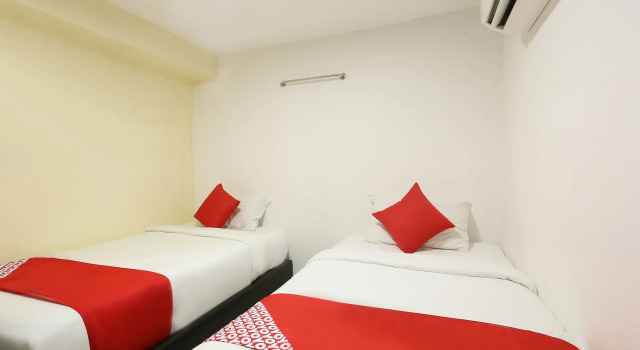 Люкс Superior OYO 334 Everest Hotel