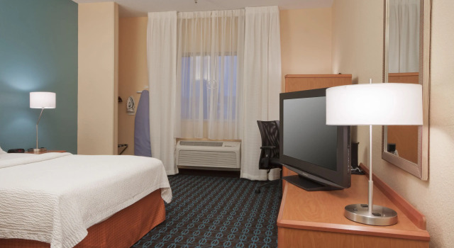 Двухместный номер Standard AmericInn by Wyndham Minot