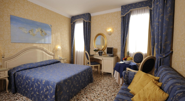 Полулюкс с видом на лагуну Hotel Ca Formenta