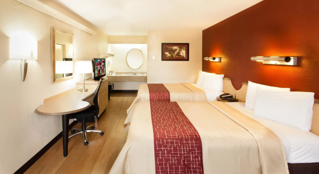 Четырёхместный номер Standard Red Roof Inn Lexington