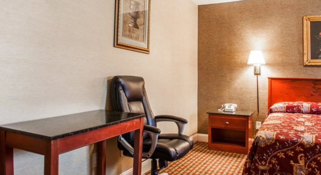 Двухместный номер Standard Rodeway Inn Paterson Great Falls Park Area