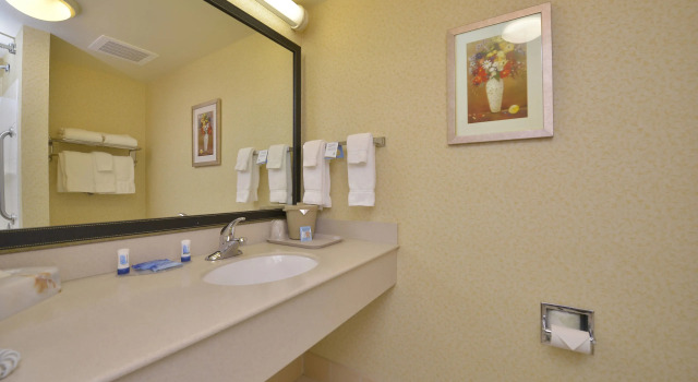 Четырёхместный номер Standard Fairfield Inn and Suites by Marriott Williamsport