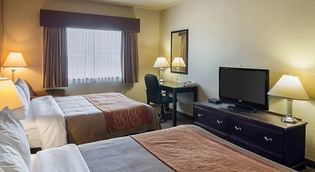 Четырёхместный номер Standard Comfort Inn I-20 Midland Stanton