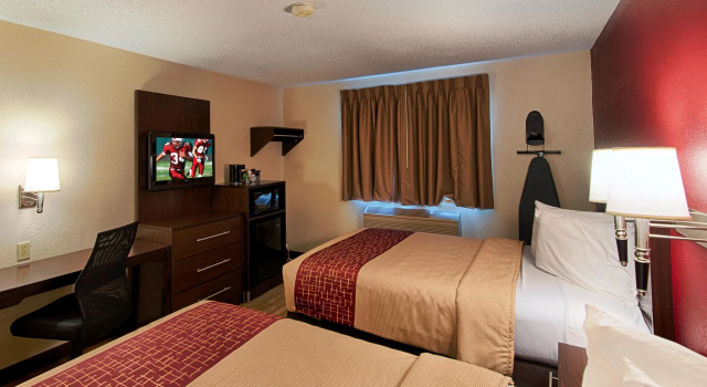 Четырёхместный номер Deluxe Red Roof Inn PLUS+ & Suites Malone
