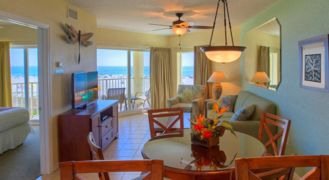 Номер Standard с 2 комнатами с балконом и с видом на залив Sunset Vistas Two Bedroom Beachfront Suites