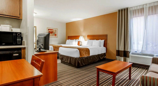 Люкс Comfort Suites Tucson near Sabino Canyon