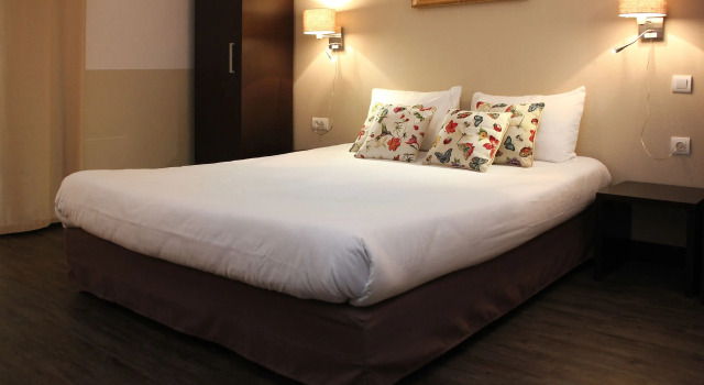 Трёхместный номер Standard The Originals Boutique Hôtel La Villa Ouest & Spa