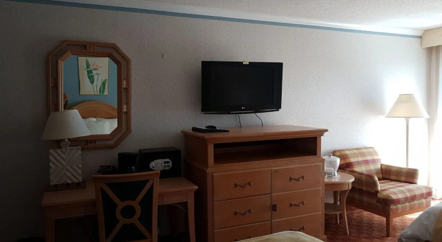 Номер Deluxe Red Roof Inn & Suites Newport - Middletown, RI