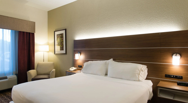 Двухместный номер Standard Holiday Inn Express & Suites Walterboro by IHG