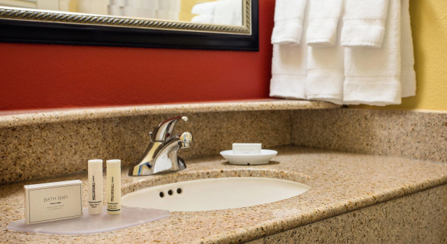 Четырёхместный номер Standard Courtyard by Marriott Anaheim Resort/Convention Center