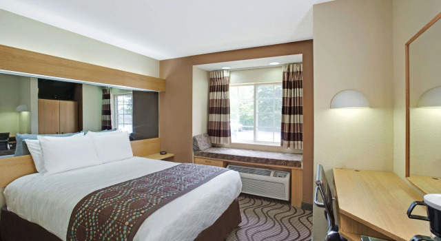 Двухместный номер Microtel Inn by Wyndham University Place