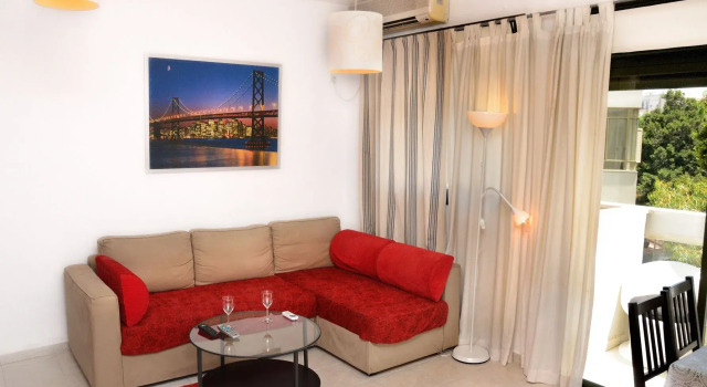 Апартаменты Elena Apartments