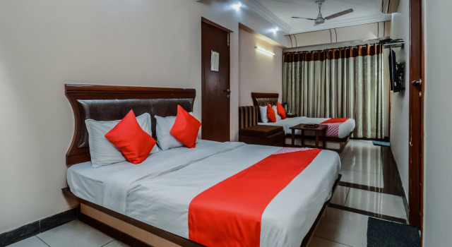 Люкс OYO 18484 Hotel Ratnawali