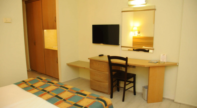 Habitación Estándar Adi Hotel