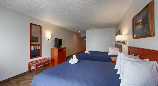Четырёхместный номер Standard Serena Inn & Suites