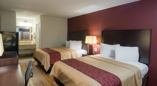 Четырёхместный номер Deluxe Red Roof Inn Arlington - Entertainment District