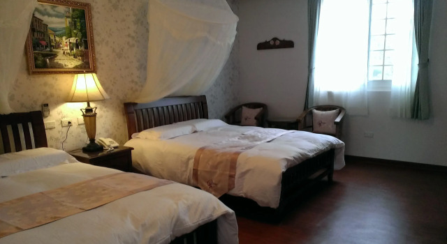 Четырёхместный номер Standard c 1 комнатой Champs Yazuh B&B