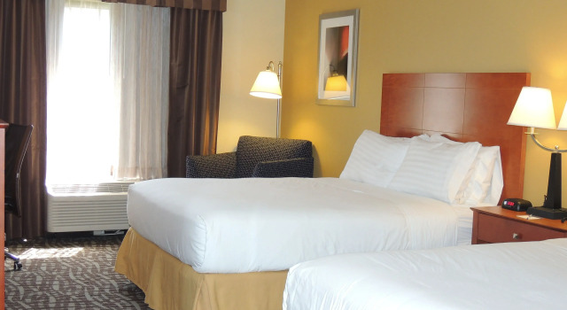 Четырёхместный номер Standard Holiday Inn Express Trussville by IHG