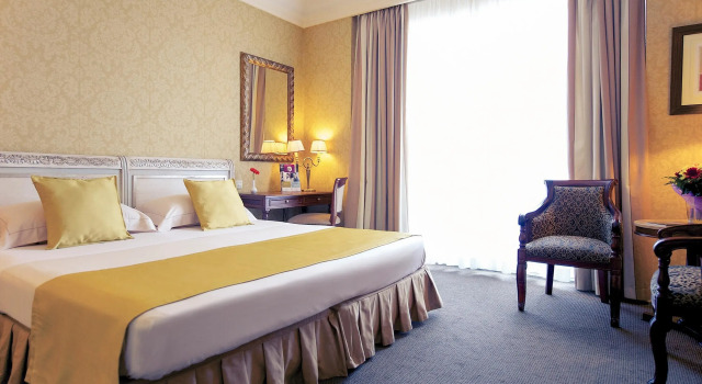 Номер Superior с балконом Excelsior Grand Hotel