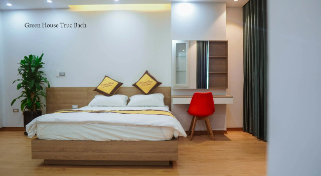 Апартаменты c 1 комнатой с балконом и с красивым видом из окна Green House Service Apartment