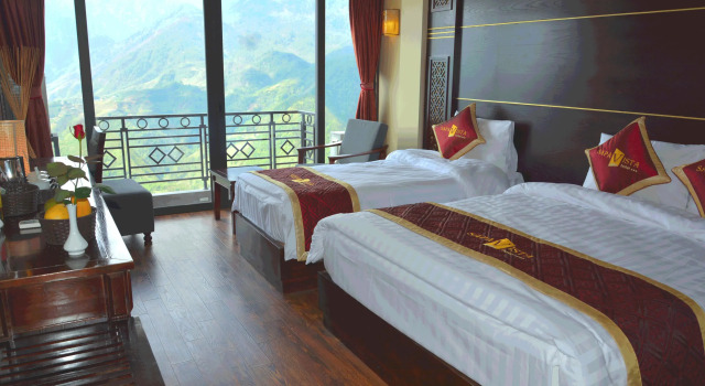 Трёхместный семейный номер Standard с балконом и с красивым видом из окна Sapa Vista Hotel