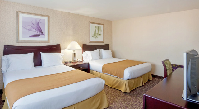 Четырёхместный номер Standard Holiday Inn Express Spokane-Downtown by IHG