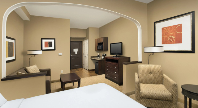 Четырёхместный номер Standard DoubleTree by Hilton Denver International Airport, CO