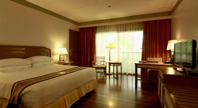 Номер Deluxe Waterfront Insular Hotel Davao