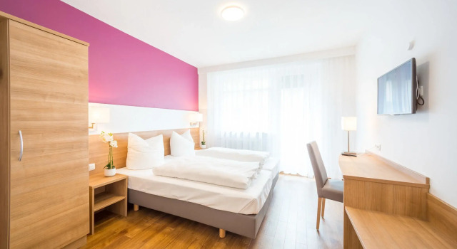 Двухместный номер Comfort Hotel S16