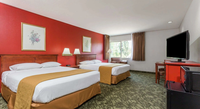 Четырёхместный номер Standard Maverick Hotel Eugene Near University, an Ascend Collection Hotel