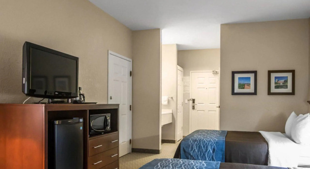 Четырёхместный номер Standard Holiday Inn Express Dixon by IHG