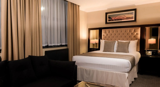 Апартаменты Deluxe The County Aparthotel