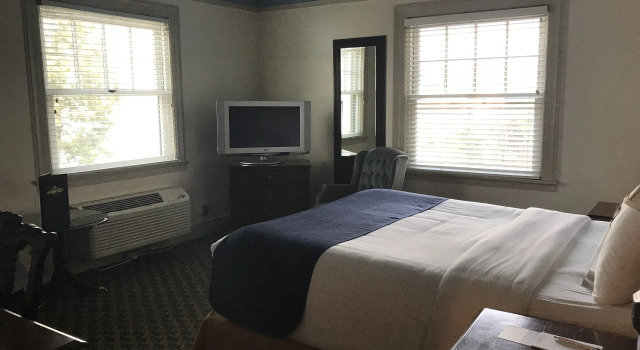 Номер Classic с видом на реку Columbia Gorge Hotel & Spa