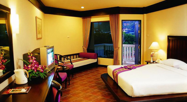 Номер Deluxe Kata Poolside Resort SHA Extra Plus