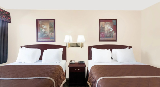 Четырёхместный номер Standard Travelodge by Wyndham Barstow