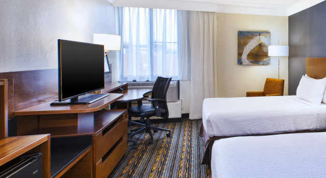 Четырёхместный номер Standard Fairfield by Marriott Inn & Suites Herndon Reston