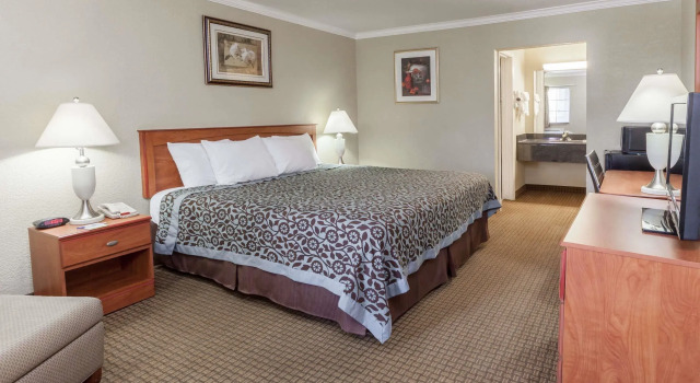 Двухместный номер Days Inn by Wyndham Houston East