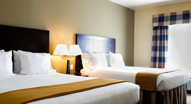 Четырёхместный номер Standard Holiday Inn Express Hotel & Suites San Antonio NW-Medical Area by IHG