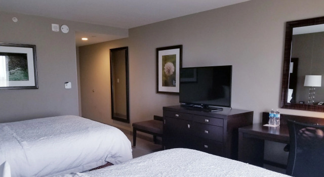 Четырёхместный номер Standard Hampton Inn by Hilton Calgary Airport North