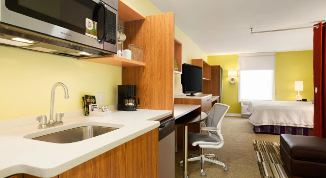 Двухместный люкс Home2 Suites St. Louis / Forest Park